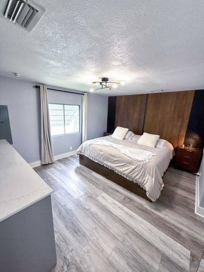 Photo 3 of 28 of home located at 10550 W State Road 84 Davie, FL 33324