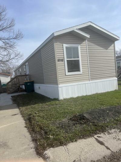 Photo 2 of 13 of home located at 825 1st Ave #83 West Fargo, ND 58078