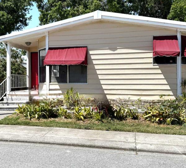 Photo 1 of 2 of home located at 1001 Starkey Rd Lot 162 Largo, FL 33771