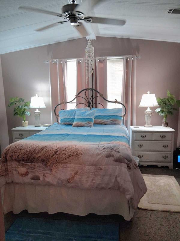 1985 AGE 45+ PARK Mobile Home