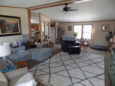 Photo 2 of 25 of home located at 3404 Spring St Carleton, MI 48117