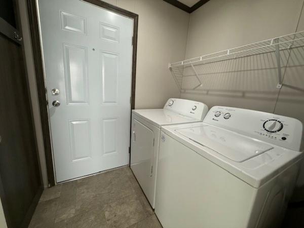 2023 Fairmont 430LE16763E Mobile Home