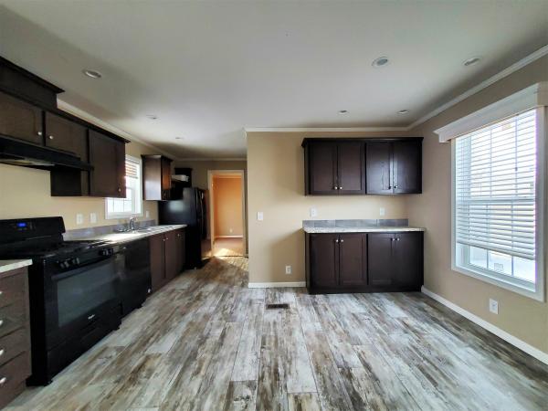 Photo 1 of 2 of home located at 13318 S. Dixie Hwy. # 91 Holly, MI 48442