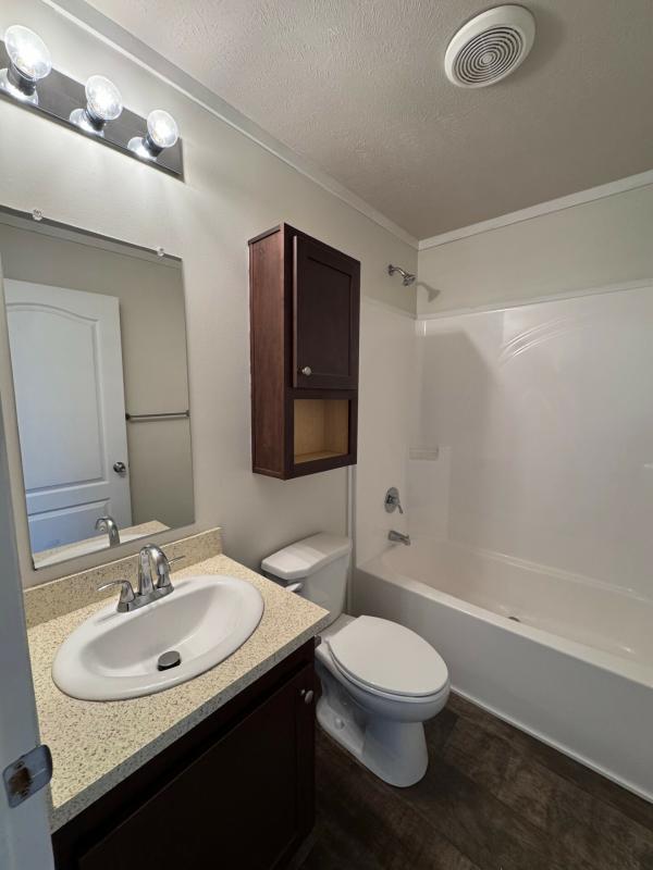 2015 Clayton 76747 Mobile Home