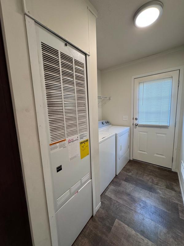 2015 Clayton 76747 Mobile Home