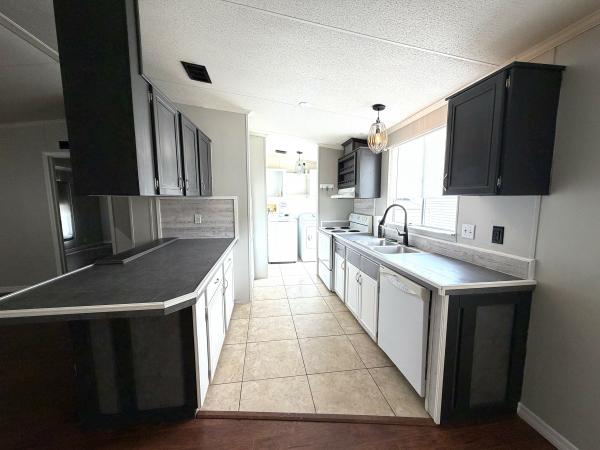 1999 GREE FLFLX70A/B26963GH21 Mobile Home