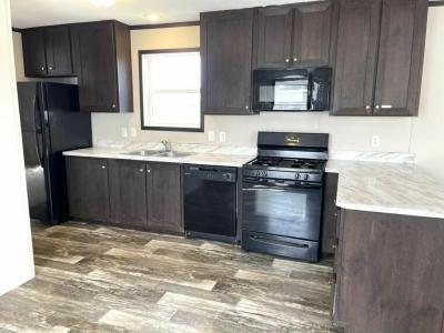 Photo 3 of 15 of home located at 358 Linda Lane Lynwood, IL 60411