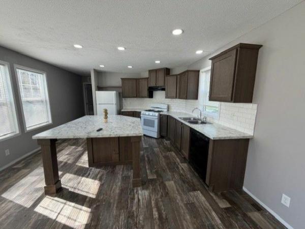2021 Clayton Homes Inc Revolution Mobile Home