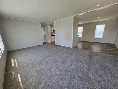 Photo 2 of 9 of home located at 370 Red Pine Drive Flint, MI 48506