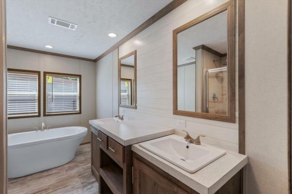 2026 Clayton 5075 Stella/ Savannah Living  Home