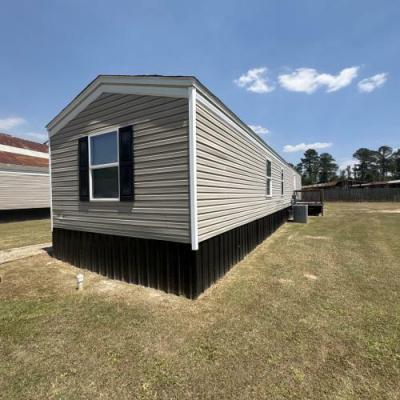 Photo 3 of 26 of home located at 138 Ginny Lane Thomasville, GA 31792