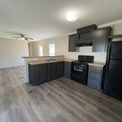 Photo 3 of 22 of home located at 162 Railway Avenue Thomasville, GA 31792