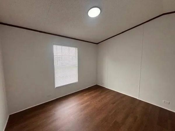 2015 LH167232A  Home