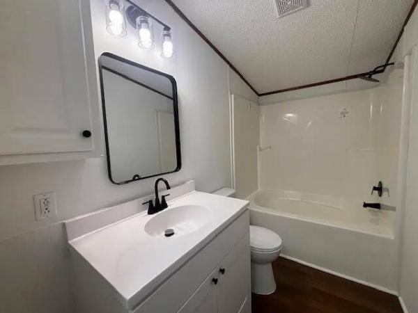 2015 LH167232A  Home