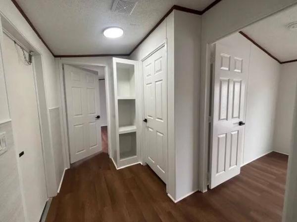 2015 LH167232A  Home