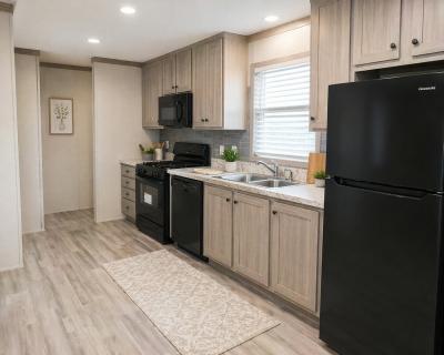 Mobile Home at 300 Forrest Ave., Lot #93 Springfield, IL 62702