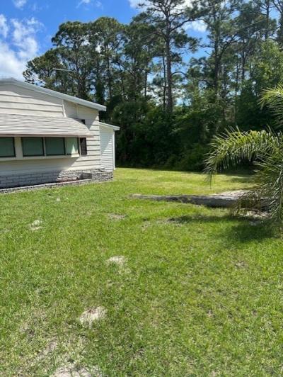 Photo 4 of 30 of home located at 8 Felicidad Court Fort Pierce, FL 34951