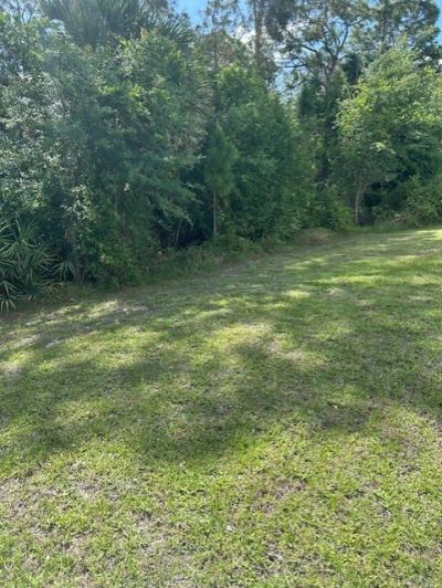 Photo 5 of 30 of home located at 8 Felicidad Court Fort Pierce, FL 34951