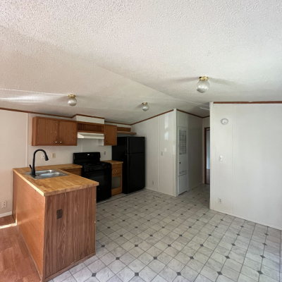 Photo 4 of 8 of home located at 103 E Apple Blossom Ln Wellington, KS 67152