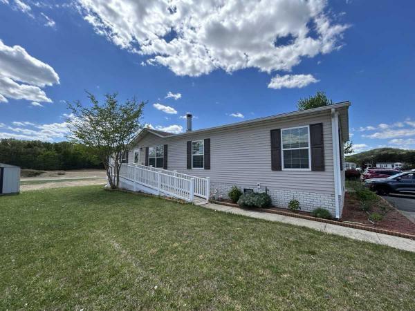 2011 Clayton Schultz Colony Bay Mobile Home