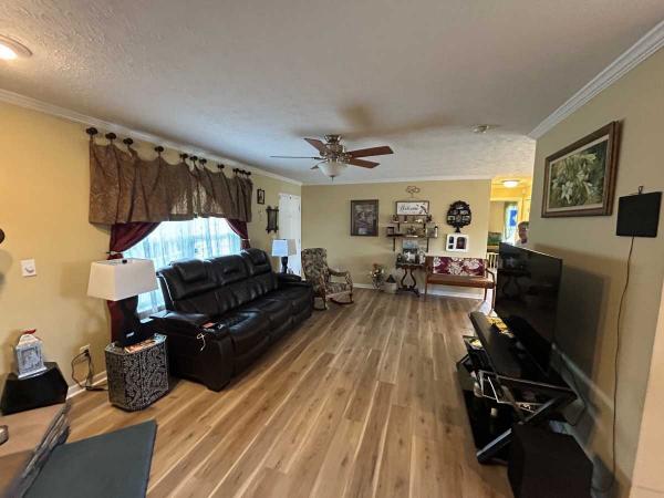2011 Clayton Schultz Colony Bay Mobile Home