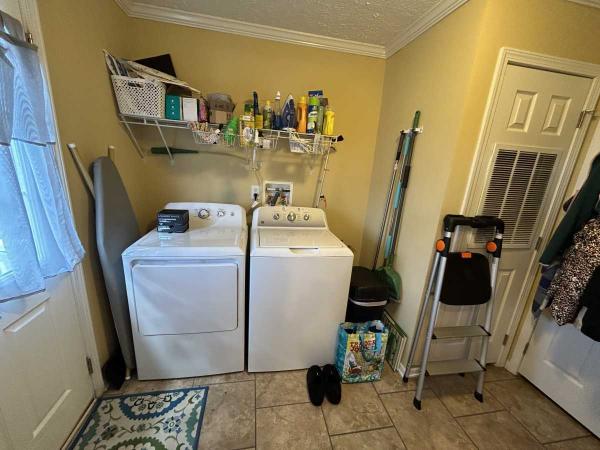 2011 Clayton Schultz Colony Bay Mobile Home