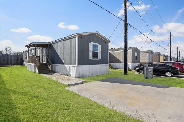 Photo 4 of 2 of home located at 4343 Katy Hockley Rd Lot 27 Katy, TX 77493