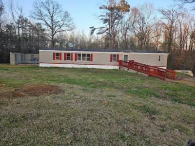 Mobile Home at 190 George Ln Michie, TN 38357