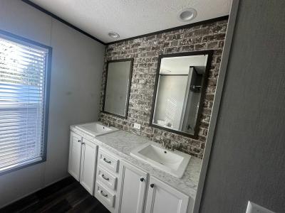 Photo 4 of 15 of home located at 6900 S Shields Blvd Oklahoma City, OK 73149