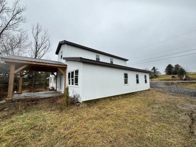 Mobile Home at 2112 Canyon Rd Carrollton, OH 44615