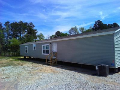 Photo 2 of 19 of home located at 3265 Us Hwy 78 Leeds, AL 35094