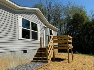 Photo 3 of 11 of home located at 149 Powell Valley School Lane Speedwell, TN 37870