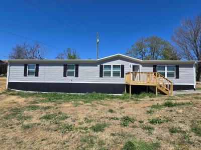 Photo 3 of 9 of home located at 22002 Neal Rd Abingdon, VA 24211