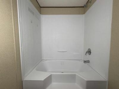 Photo 2 of 26 of home located at 6928 Landstar Dr Louisville, KY 40272