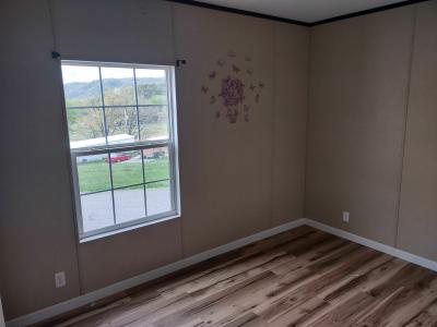 Photo 4 of 7 of home located at 5183 Yellow Mountain Roanoke, VA 24014