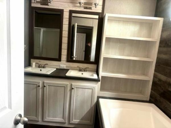 2022 SIGNATURE SERIES Manufactured Home