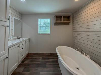 Photo 4 of 18 of home located at 121 Lee Road 597 Phenix City, AL 36870