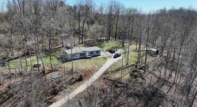 Photo 3 of 12 of home located at 423 Bertram Holw Garrison, KY 41141