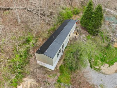 Photo 4 of 15 of home located at 183 Pine Branch Rd Grays Knob, KY 40829