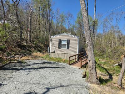 Mobile Home at 273 Mcmillan Dr Hendersonville, NC 28792