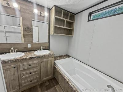 Photo 3 of 19 of home located at 15165 W Phillips Dr Park Hill, OK 74451