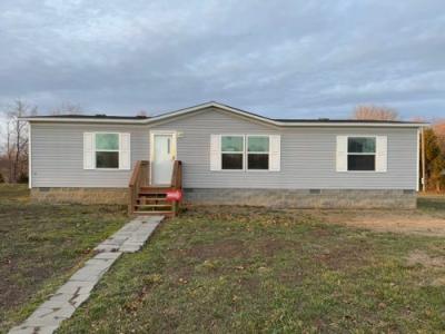 Photo 3 of 20 of home located at 816 Us-68 Benton, KY 42025