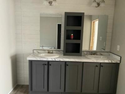Photo 4 of 13 of home located at 14 Woodland Park Rd Waverly, OH 45690