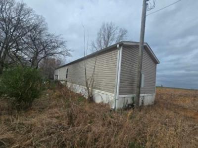 Mobile Home at 1015 Loggins Rd Charlotte, TN 37036