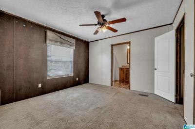 Photo 3 of 16 of home located at 418 Henderson St Gadsden, AL 35904