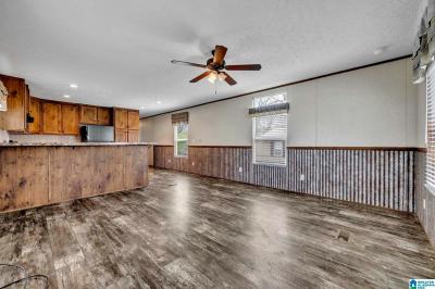 Photo 4 of 16 of home located at 418 Henderson St Gadsden, AL 35904