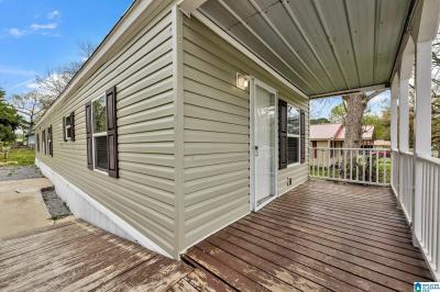 Photo 3 of 16 of home located at 418 Henderson St Gadsden, AL 35904