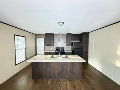Photo 4 of 9 of home located at 1600 Rosharon Rd Trl 38 Alvin, TX 77511