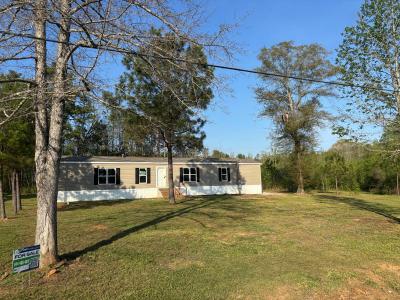 Photo 2 of 13 of home located at 3855 County Highway 36 Brilliant, AL 35548