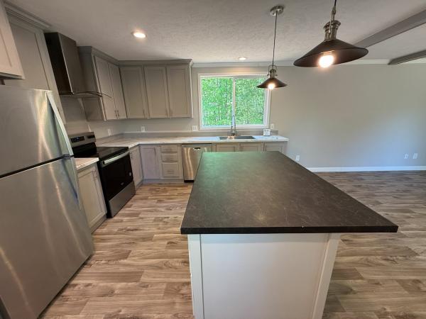 2024 270PH1676 Manufactured Home